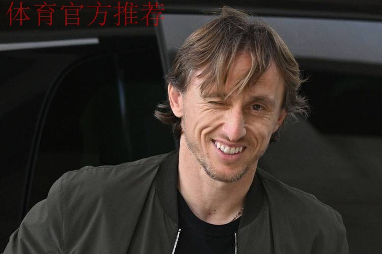 年薪650万 魔笛买17欧元机票回国家队!乘客沸腾 官方调侃 年薪650万 魔笛买17欧元机票回国家队!乘客沸腾 官方调侃